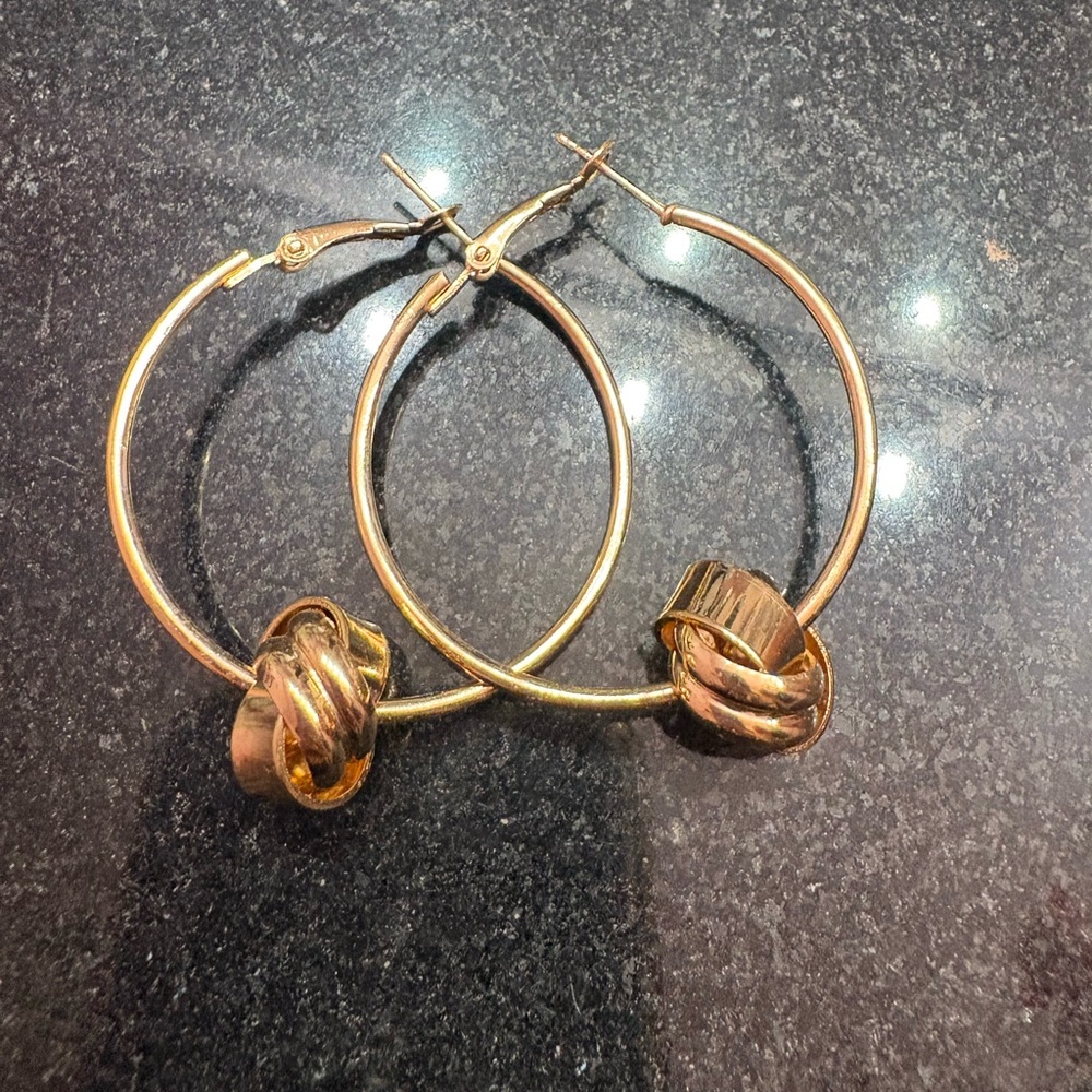 Chic Gold Knot Hoop Earrings